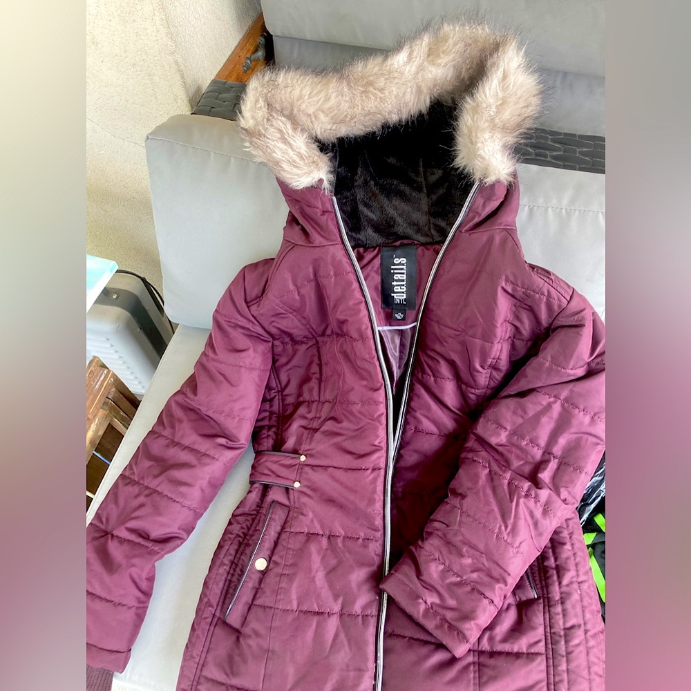 INTL d.e.t.a.i.l.s. Medium Women’s dark burgundy fur hooded coat